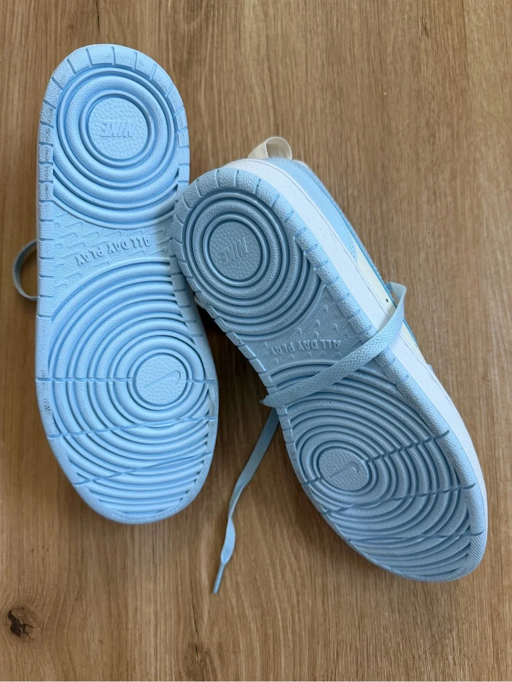 Nike Kids’ Court Borough Recraft Low Top Sneaker, Big Kid 7